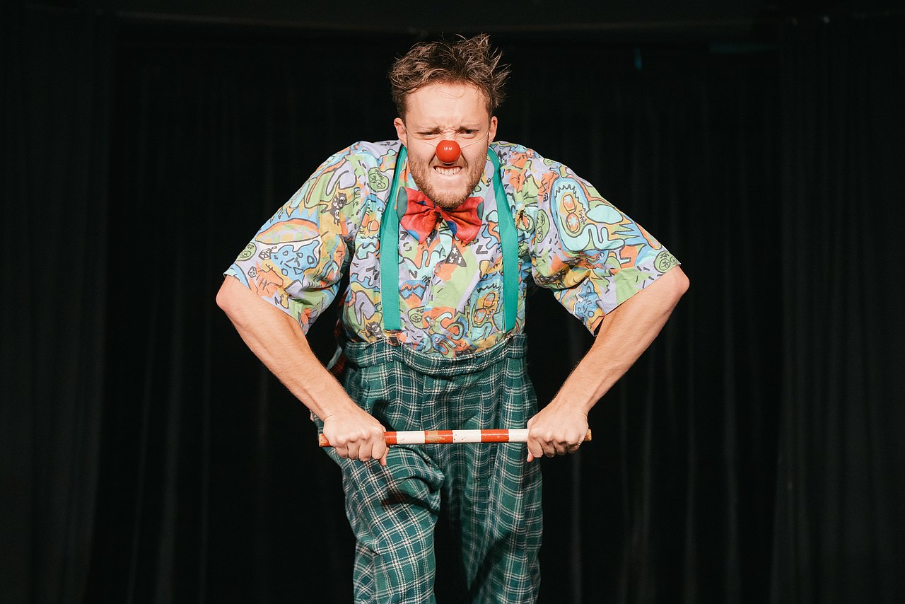 Clown mit Zauberstab