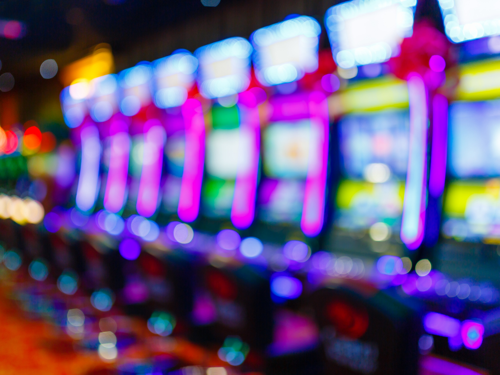 Spielautomaten in einer Reihe