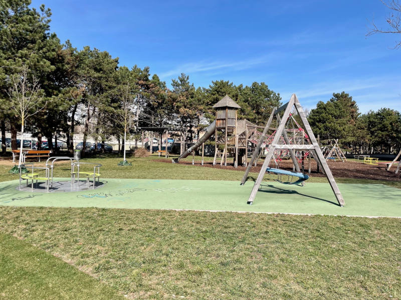 inklusive Spielgeräte am Fridtjof-Nansen-Park