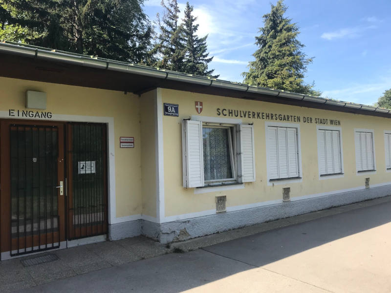 Eingang zum Schulverkehrsgarten der Stadt Wien.