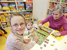 Familie spielt Da ist der Wurm drin Familie spielt Da ist der Wurm drin