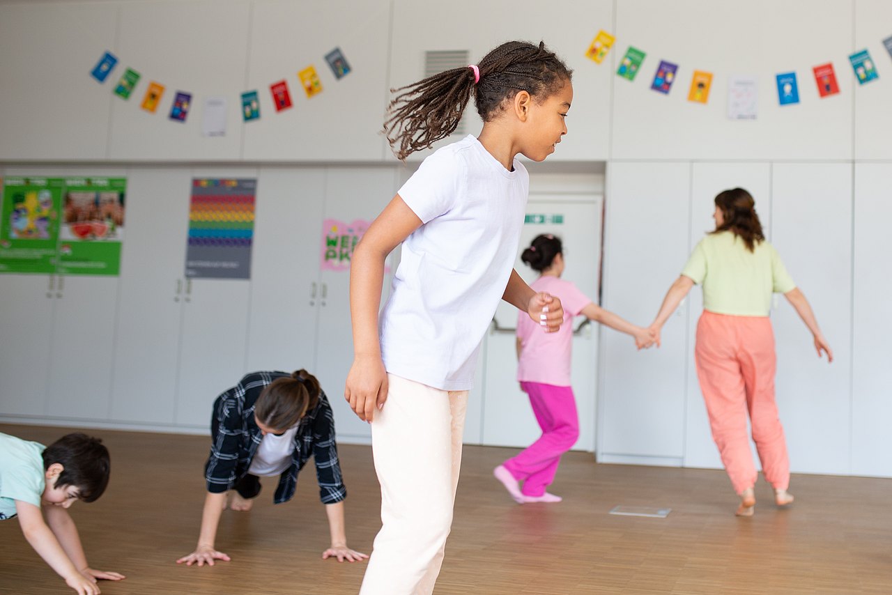 WIENXTRA-Kinderaktiv: Sowieso! Tanzworkshop in der Stadtbox Kinder tanzen
