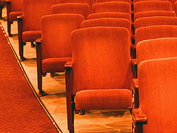 Sesselreihe in einem Theater für Kinder Sesselreihe in einem Theater für Kinder