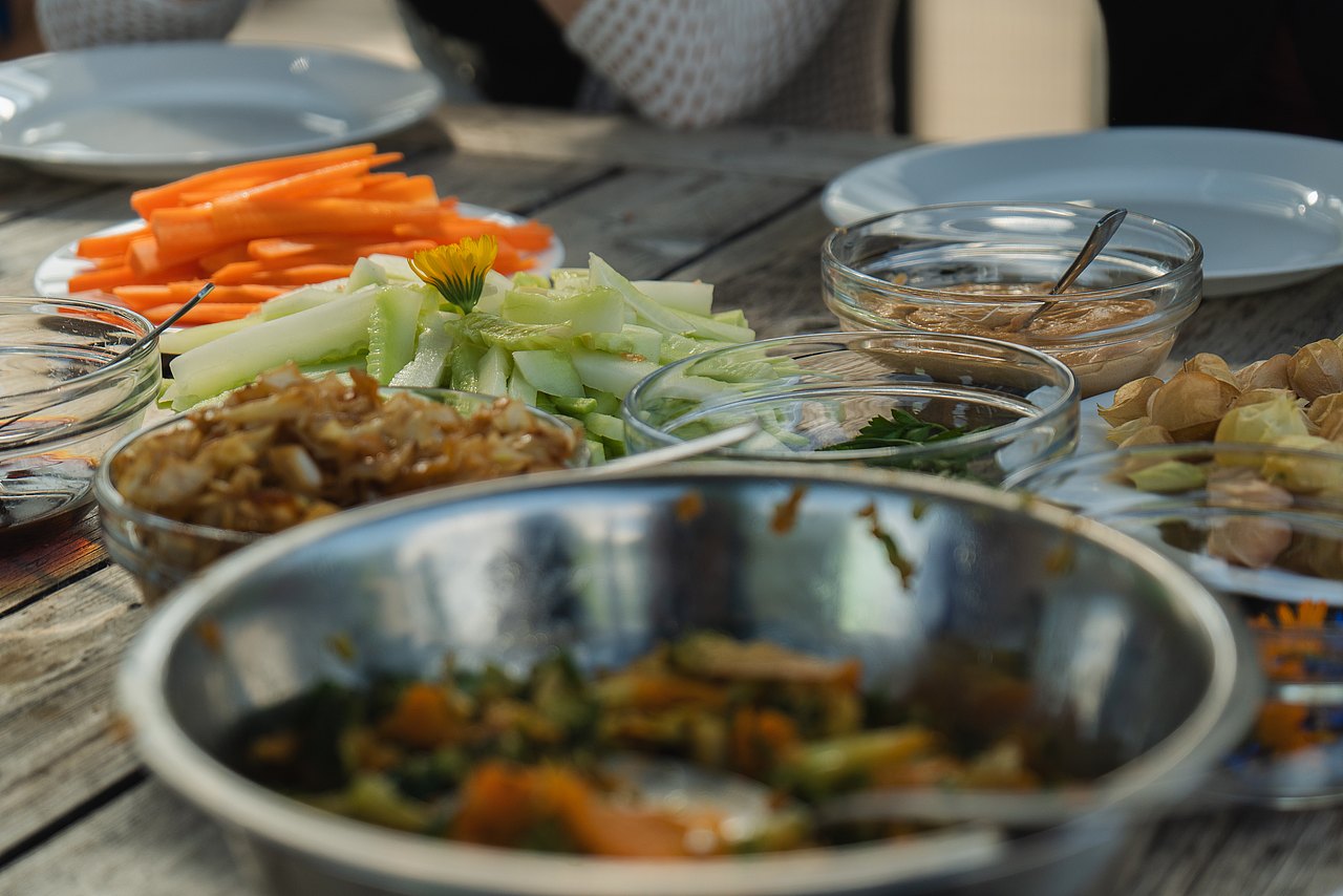 Garden Food Verschiedene Teller mit Essen