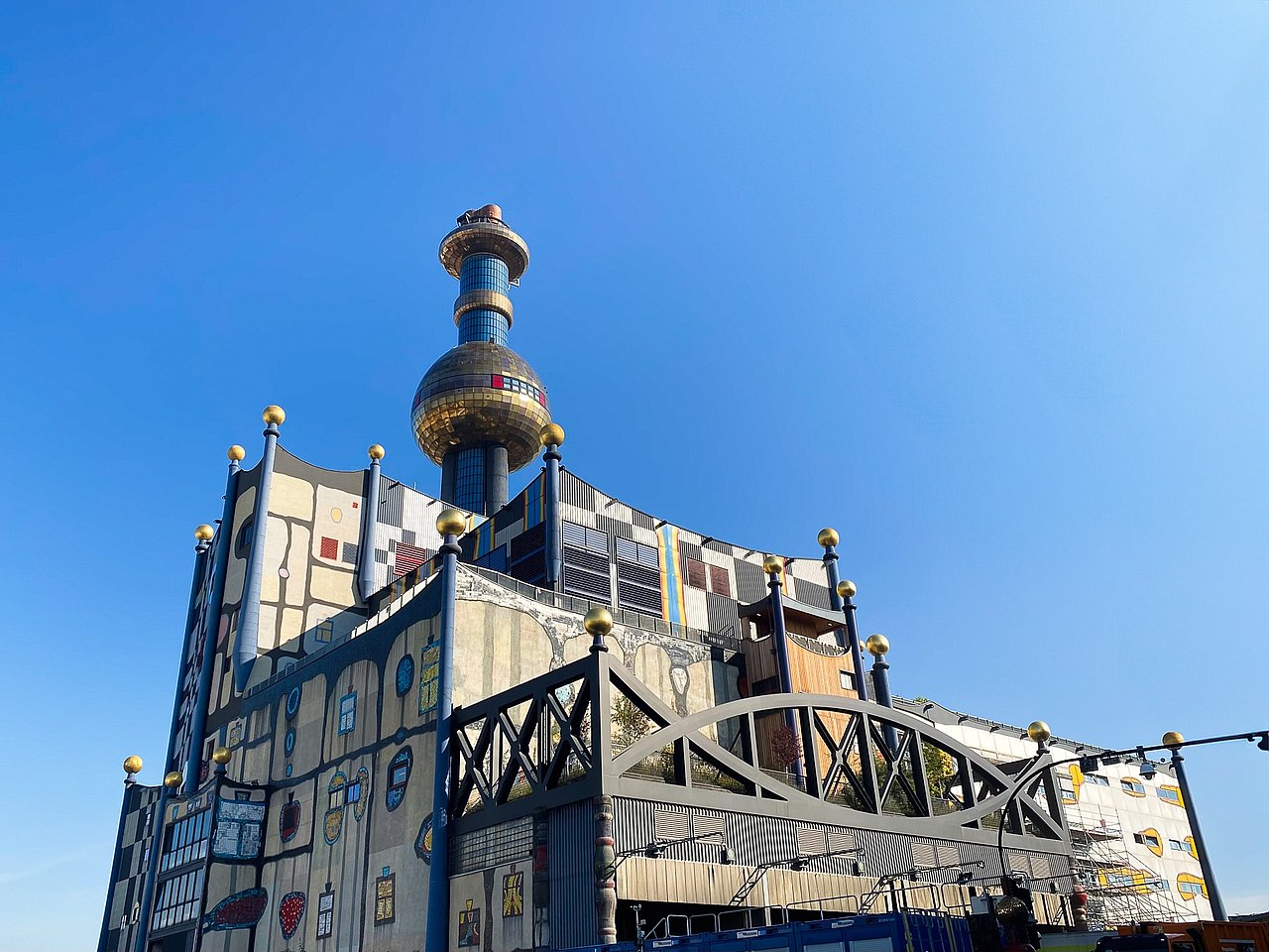 Müllverbrennungsanlage Spittelau Müllverbrennungsanlage Spittelau von vorne