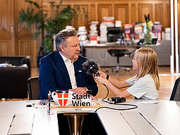 RIR Kinderreporter_innen interviewen Bürgermeister Ludwig