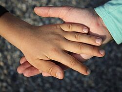 Kinder unterstützen Kinder unterstützen