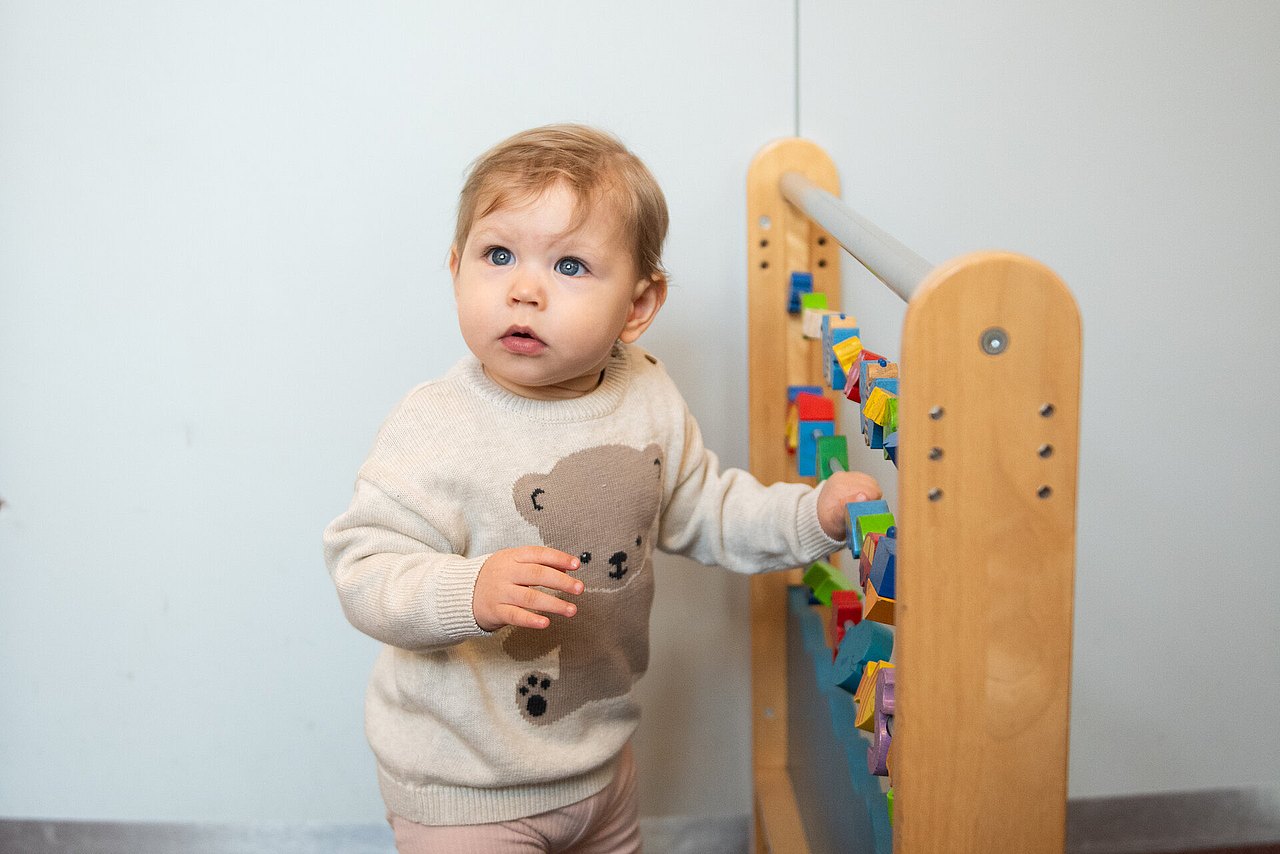 WIENXTRA-Kinderinfo: Café Kinderinfo Baby steht bei Spielzeug