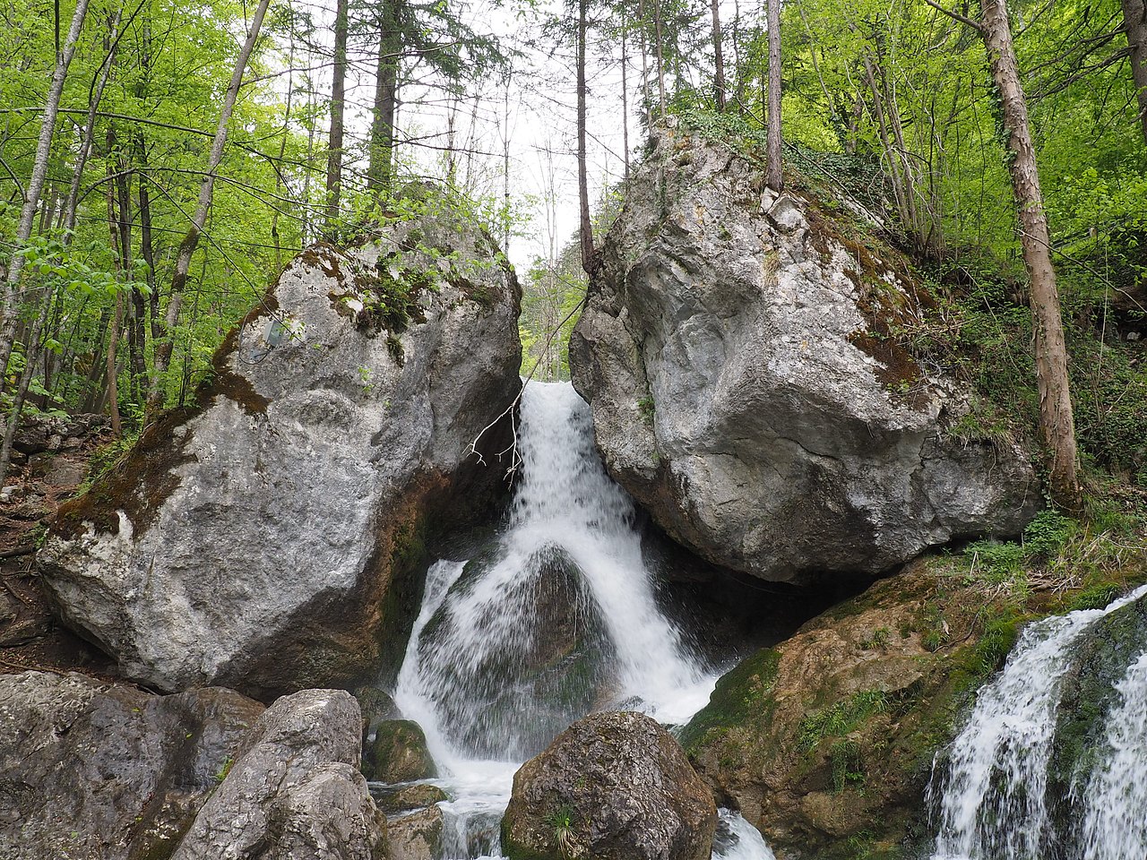 Kleiner Wasserfall
