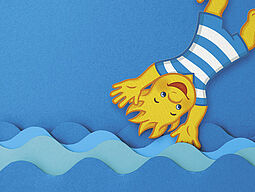 Maskottchen Holli im Wasser