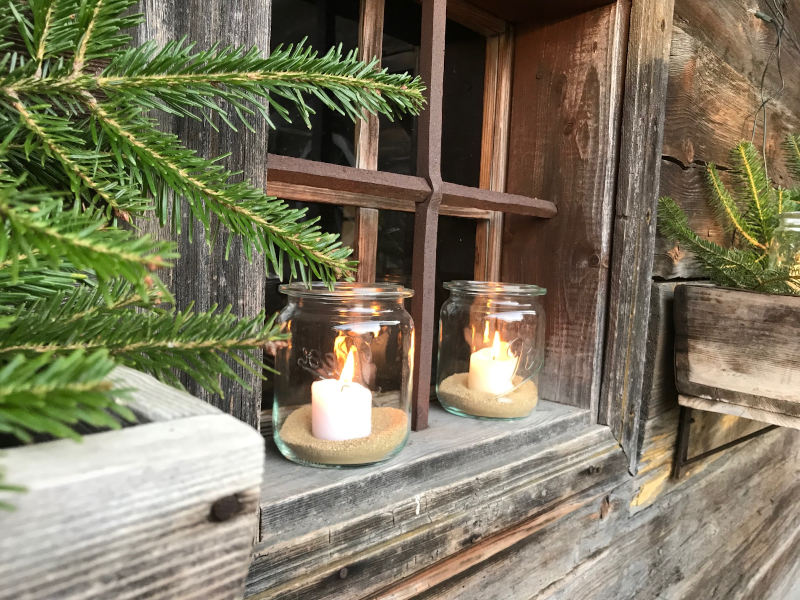 Kerzen im Fenster