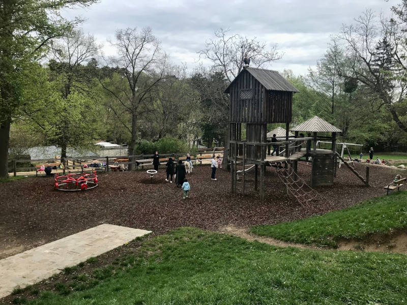 Kletterhäuser Spielplatz Pötzleinsdorfer Schlosspark