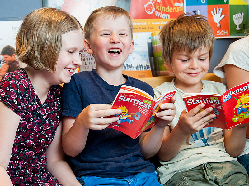 Kinder lesen ferienspiel-Pässe