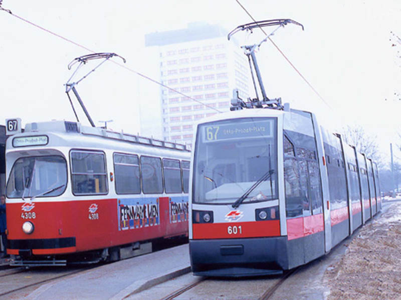 Zwei Straßenbahnen