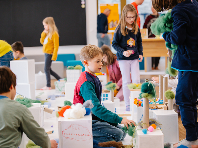 Kinder beim Planen