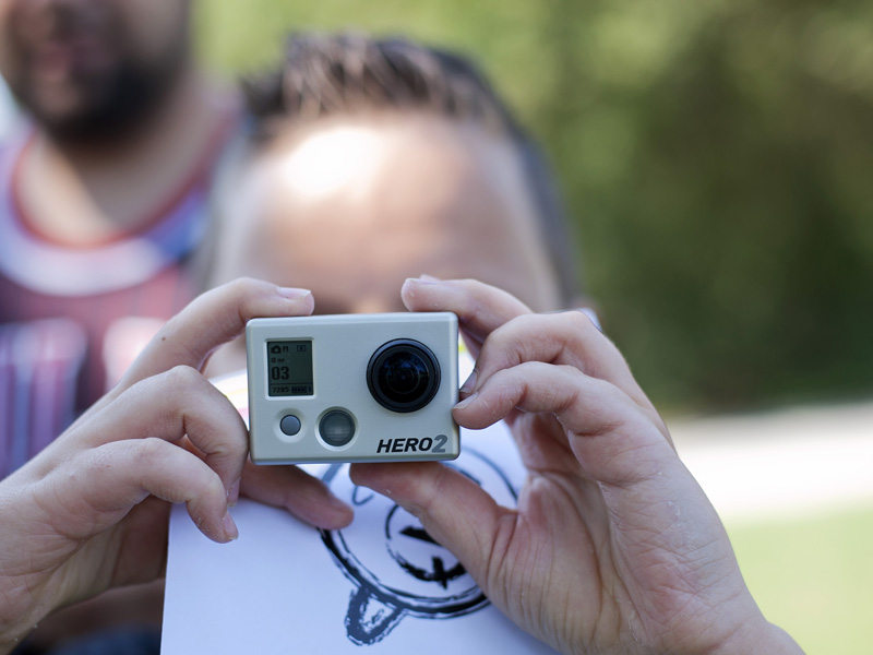 st Bub beim Fotografieren