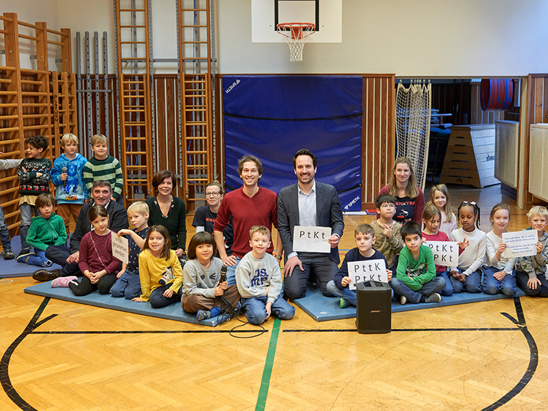 Bildungschancen Bildungsstadtrat Wiederkehr besucht einen Workshop der Wiener Bildungschancen.