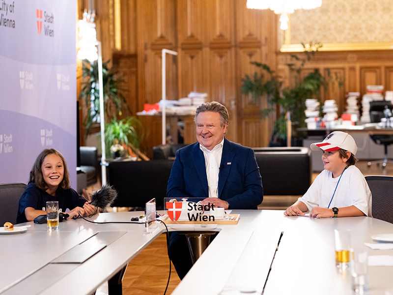 RIR Kinderreporter_innen interviewen Bürgermeister Ludwig