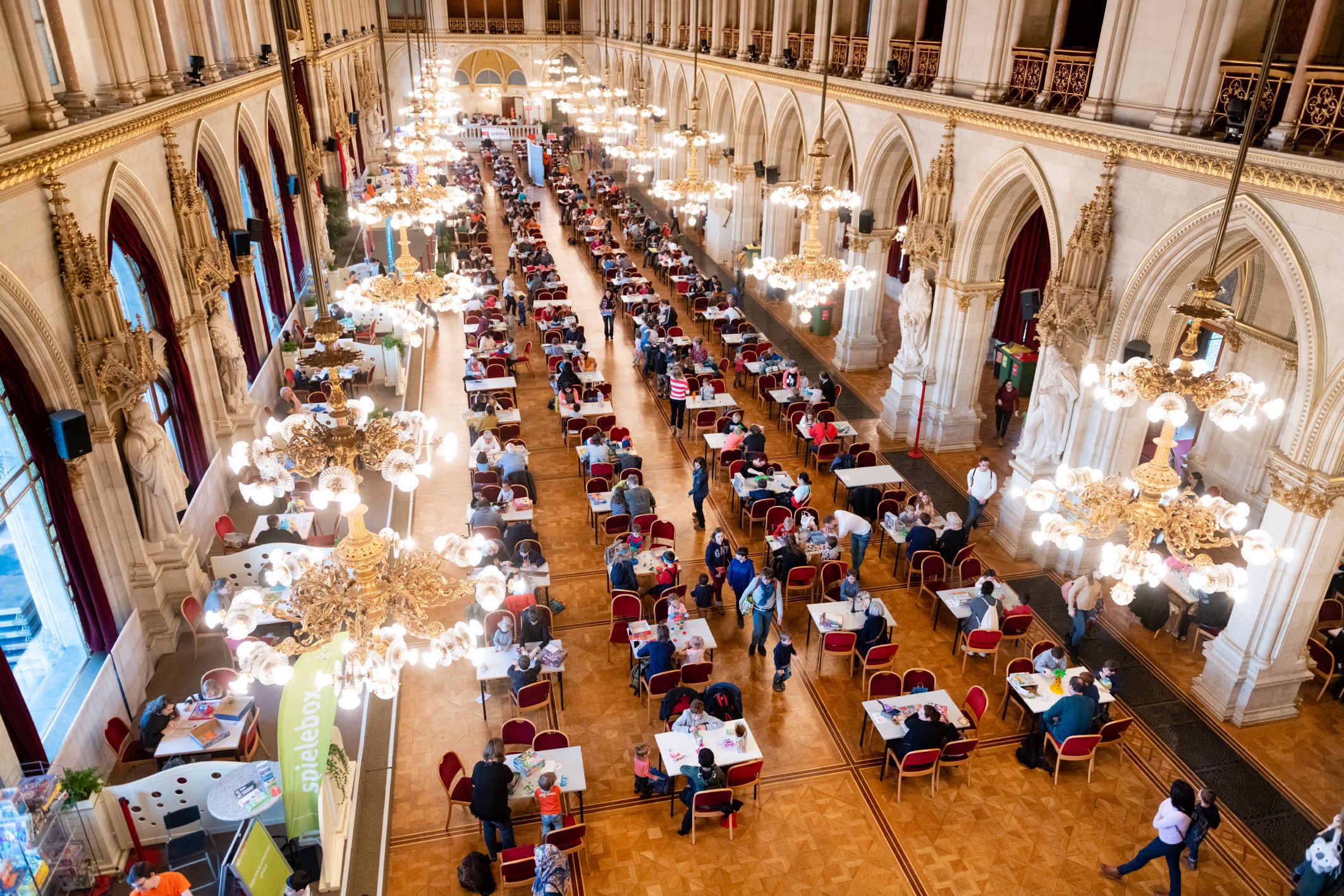 Spieltage Blick auf die Spieltische im Rathaus bei den Spieltagen.