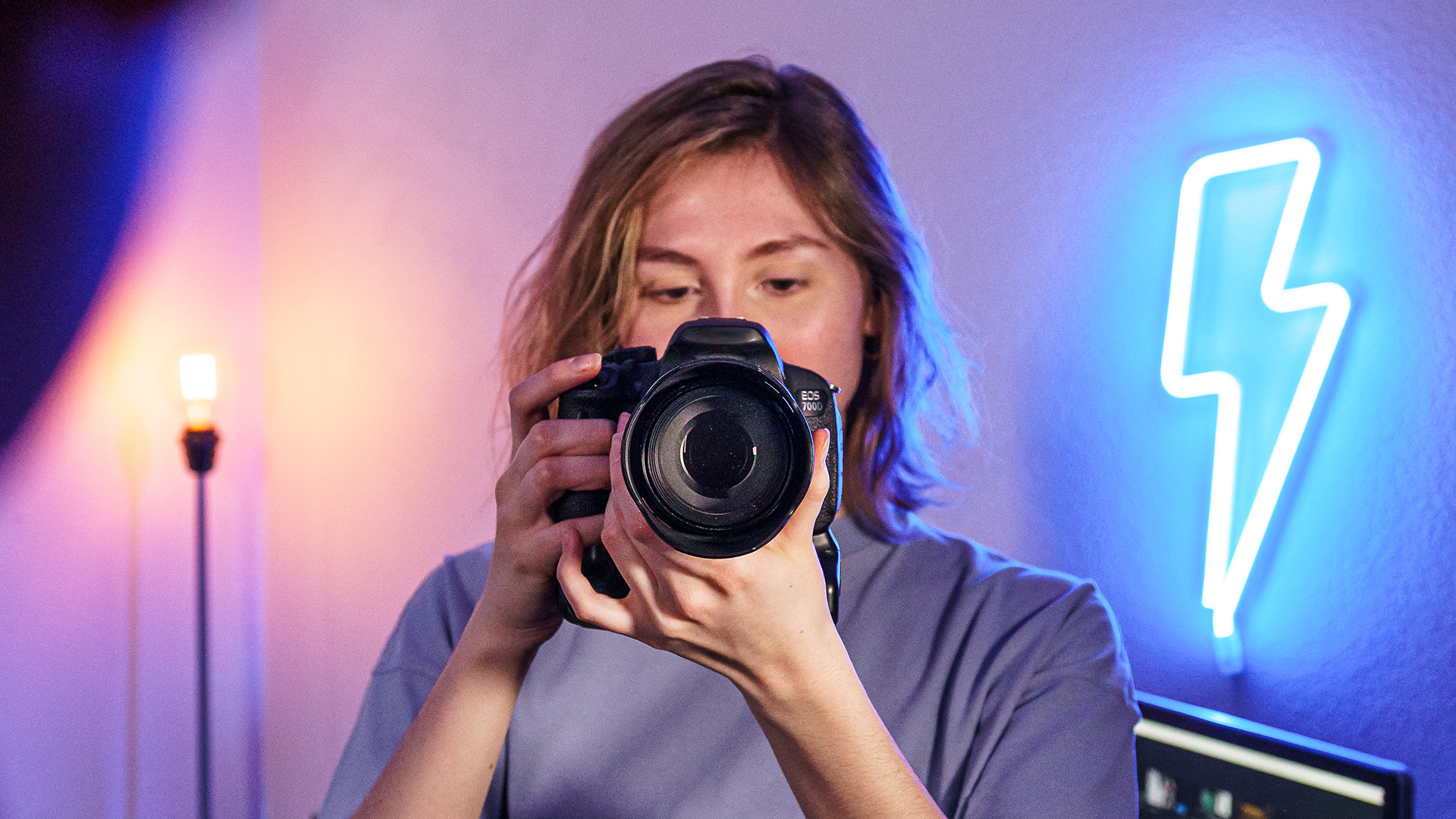 Creators Camp 2020 Jugendliche mit Fotokamera